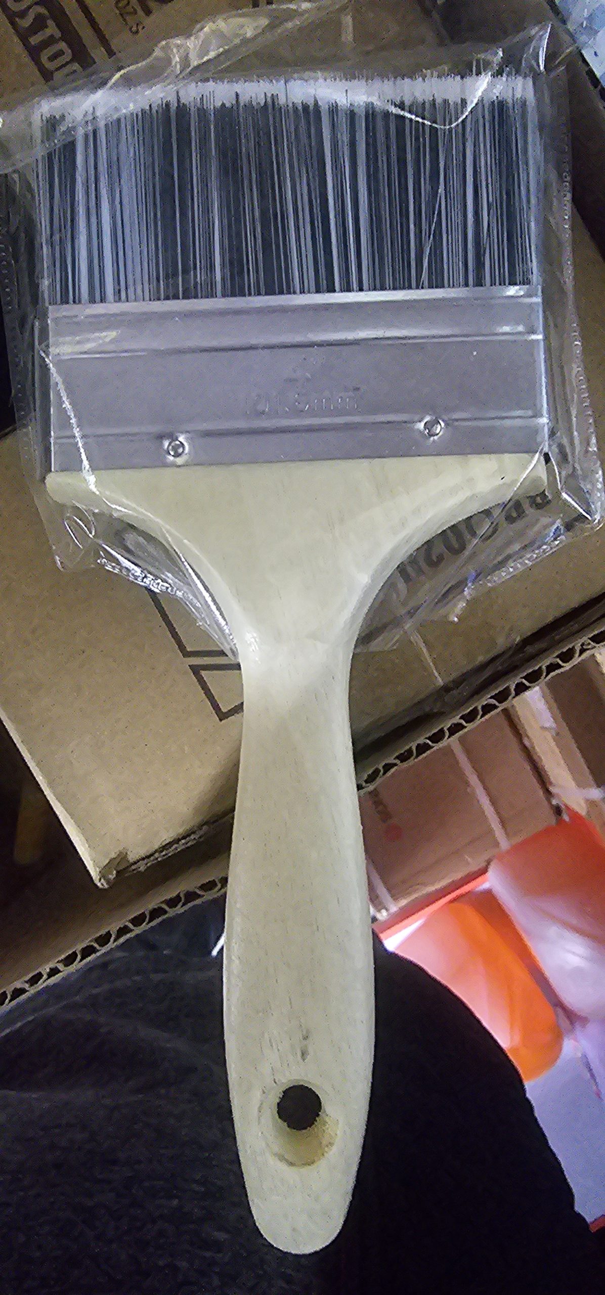 Brocha Cuatro Ceros de 4" Mango Madera